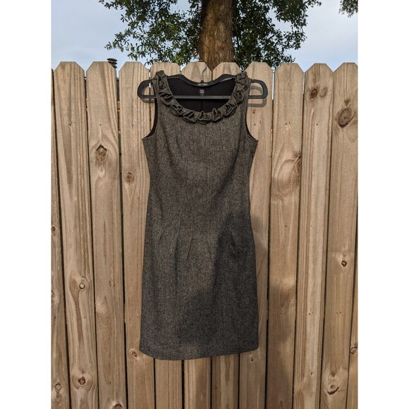 Saks Fifth Avenue Gray Wool Dress with Roses size 4 - Picture 1 of 16